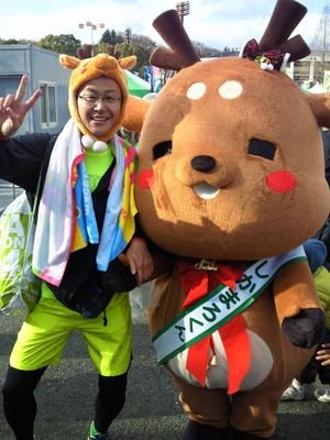 笑顔のランナー“なべちゃん“です。楽しく仲間と走ってます。 ◆練習場所: 皇居/江戸川河川敷/駒沢公園（東京）、北海道から九州まであちこち走ります◆ＰＢ・ウルトラマラソン１３時間３２分４４秒（東京・柴又１００Ｋ）・フルマラソン３時間１2分02秒（別府大分毎日マラソン大会2017）