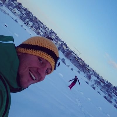 Icelandic chemist, snowboarder, and adventurer that appreciates the Oxford comma.
