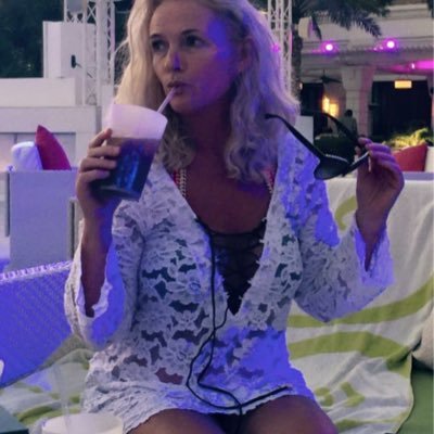 nikkifarnan's profile picture. Not your average family....