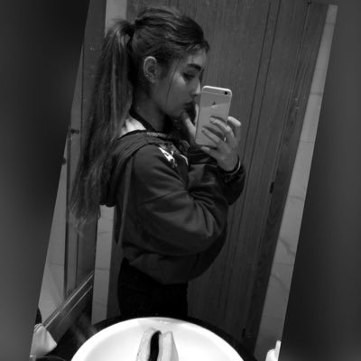 Un precipicio no se pasa a saltitos, si algo quieres, algo cuesta. Reina Mora