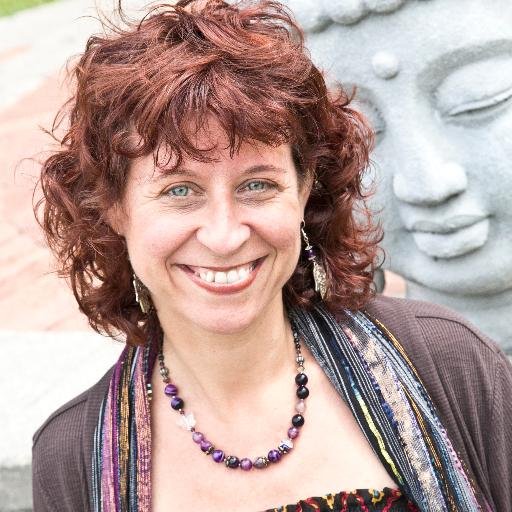 Carole Fontaine ✨ Bestselling #Author #Writer ✨ Meditative Writing & Shakti Dance #Yoga Teacher ॐ ⛵️ Qc Expat 20 years FL Liveaboard #Sailor, Now in Maine