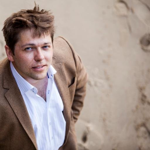 Polish concert pianist based in London | Creative Director of PIANO WEEK & Director of Eighty-Eight of London