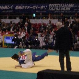 柔道ファン　
A  judo fan in Japan.