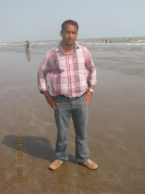 agriculture graduate working for farmer for increasing income and reducing cost of cultivation .