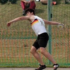 I'm a 17 year old Discus thrower living in Norwich, schools international silver medalist, training to be the best and loving every second.
