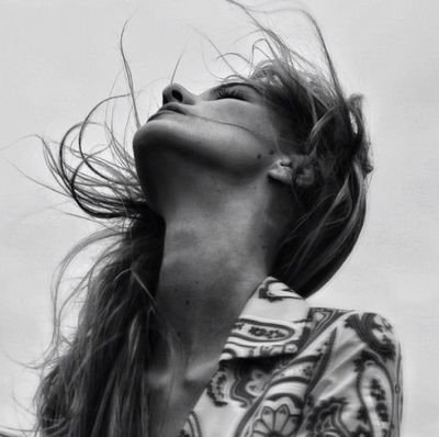 vitoriacfelinto's profile picture. If you read, you'll judge.