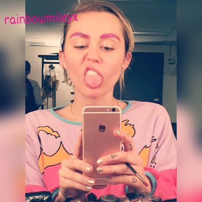 we support miley cyrus !✨fan page since 24-01-2016✨I am 23 years old ✨I am a girl✨I am a dutch girl✨