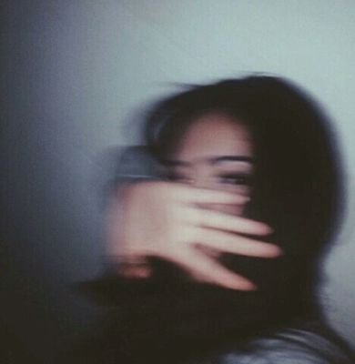 Intentado sobrevivir en esta sociedad de mierda que me rodea | Chica