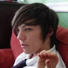 ¥ Se for para me criticar, que não seja pelo meu shipper ¥
Directioner *-*
Larry Stylinson ^-^ Ziam Mayne :3
