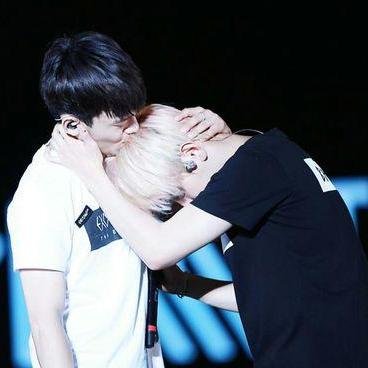 BaekChenDrabble's profile picture. 280 character BaekChen drabbles (NSFW). 
They can be really kinky or really sweet.
Sometimes insiders with friends.
Have fun!

Proposals are open (and free)!~