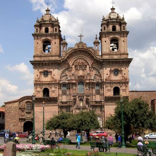 Your Complete Cusco Guide is full of tips & inspiration for what to do and see in Cusco as you discover everything this stunning city offers.