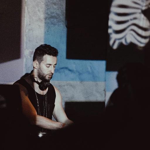 joncharnis's profile picture. [Innervisions, No.19, All Day I Dream]
http://t.co/kXYl5wMGm1 
Bookings: jon@liaisonartists.com