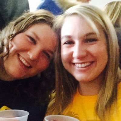 olivia_dean5's profile picture. 