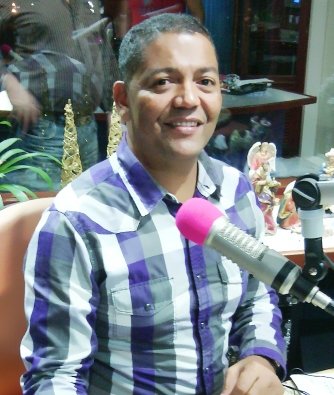 Locutor Comercial en Pop, RD Follow me Follow Back Creo en la verdad y la franqueza