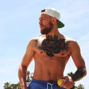 UFC Featherweight Champion
CWFC Featherweight & Lightweight Champion
MMA Record-19-2-0
OFFICAL FAN PAGE
https://t.co/UvKRb4x8ek