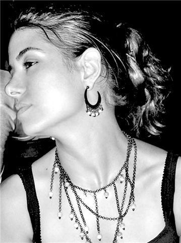 taynamuller's profile picture. Estudante de odontologia, apaixonada pelos meus amores (Duh, familia e amigos), muito feliz, mas um ser mutante, uma metamorfose ambulante