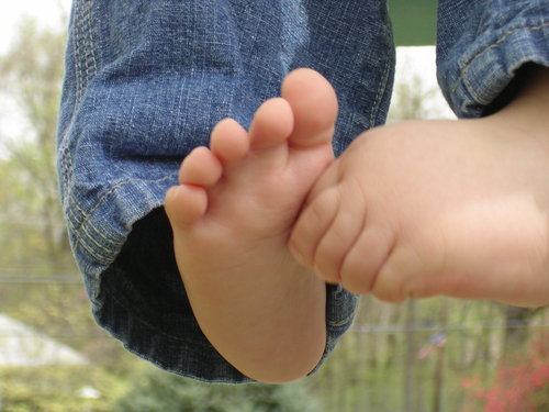 Heathlington's profile picture. Just a person on this planet wondering WTH I'm doing here with all these other crazy people.