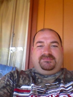 mudding,single, meeting new people
having fun life is to short.