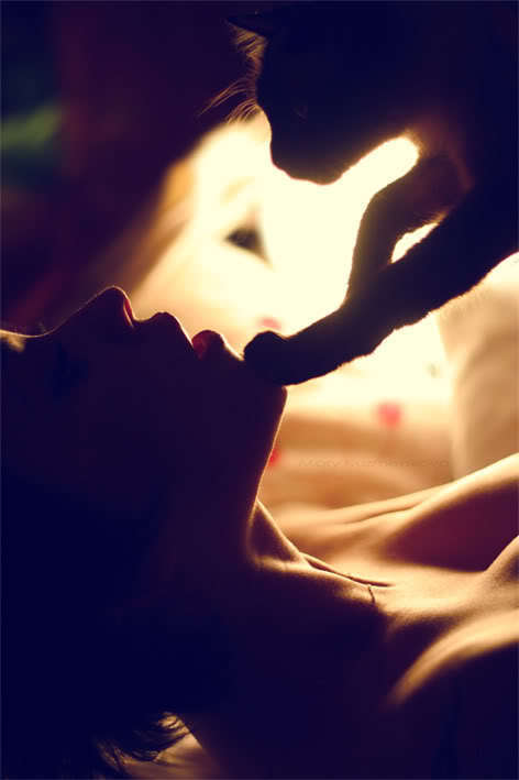 zhzhzhuk's profile picture. перечитать себя как книгу
на середине вдруг поняв
что тот кого считал героем
второстепенный персонаж (с)