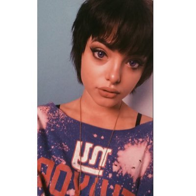 xtrendyemox's profile picture. 