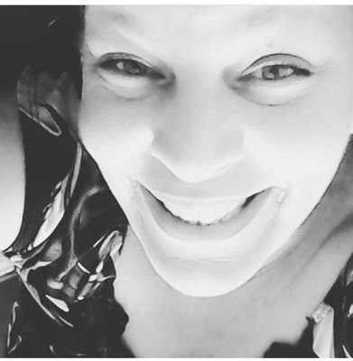 veronikamir's profile picture. 