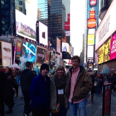 Beesreader's profile picture. Lover of books!!