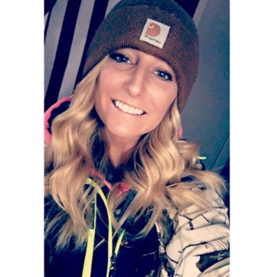 Ju_weee's profile picture. Julie Rae Design Co.

 I usually get along with dogs and ducks. #America