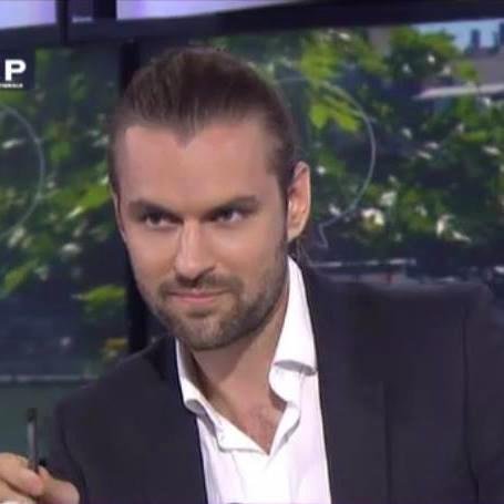 @Allocab co-founder & CEO. Agitateur d'idées qui vous transportent. #VTC et #taxi doivent travailler ensemble !