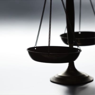 قانوني ، حساب مهتم بنشر الثقافة القانونية والوظائف المخصصة للقانونين والقانونيات .