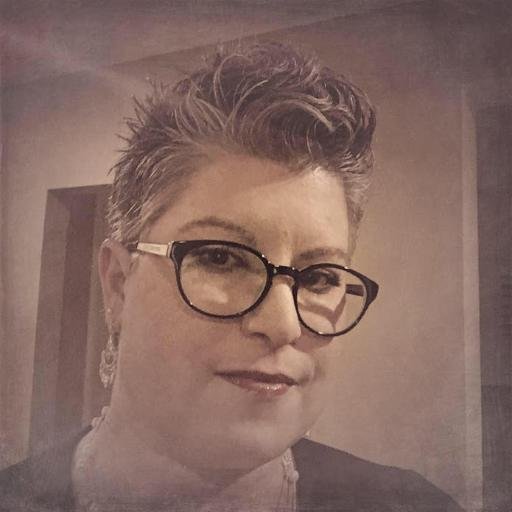 HeidiKomlofske's profile picture. CEO of GoLocalApps and [City] Book Review