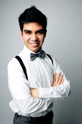 Graphic Design. Actor with major in Dubbing, Bachelor in Communication Science. Artistic Director of Compañía Teatral Gato Encerrado.