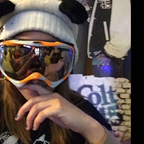 chloezo17's profile picture. BOOM!!