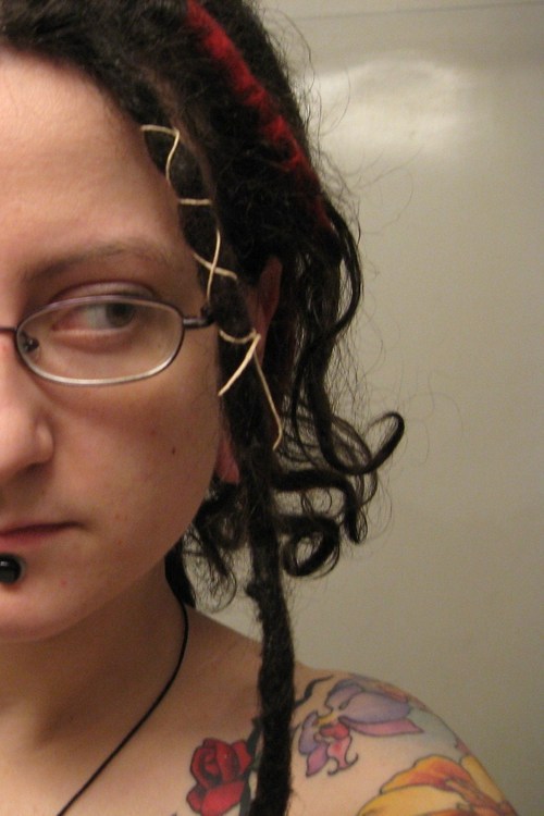 kissmyovaries's profile picture. i make stuff and take pictures and sell both.