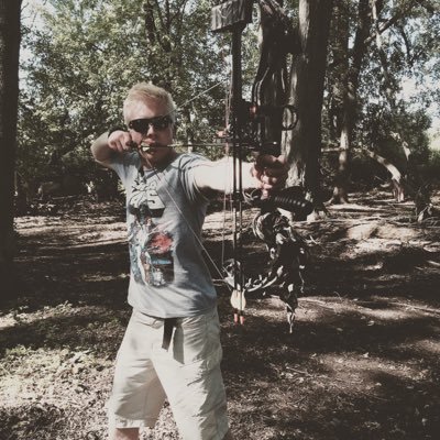 shanobates's profile picture. I'm just an airplane stuck in a mans body