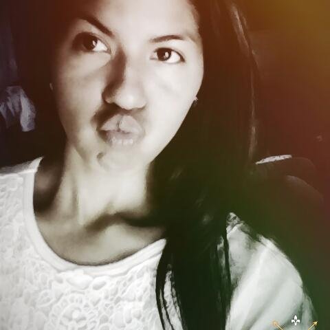 SnchezDayana's profile picture. Amar no es mirarse el uno al otro, es mirar juntos en la misma dirección