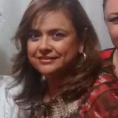 Trabajo en la UVM y UES imparto Conta, Admon, Ingles. Soy mama de 3 chicos 24, 22 y 20, los adoro tb mi sposito