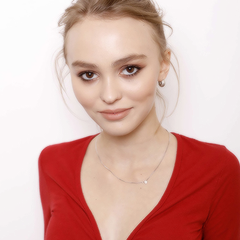 Sua primeira e melhor fonte de notícias sobre a atriz Lily-Rose Depp no Brasil