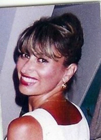 Physalis3's profile picture. Parisienne passionnée par l'actualité, politique, artistique ... amateur(e) de bons mots et ravie de voir que la terre est devenue  un grand village.