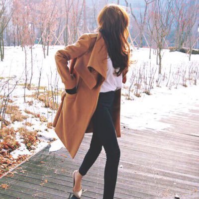 Clothing line run by Angelina Varq and Lauren McNeil. Stores in US, Canada, and UK. Please contact @aandlcs for customer service.
