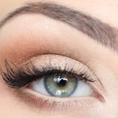 may your foundation match your neck, concealer be creaseless & winged eyeliner be sharp enough to kill amen ღ