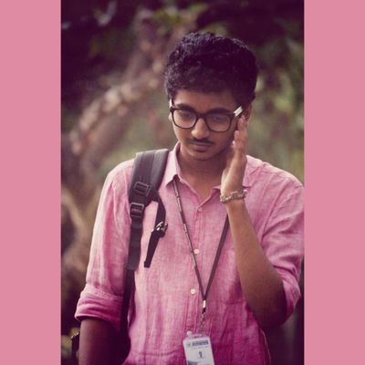 tweetmesanta's profile picture. 