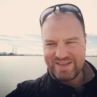 Professional recruiter, avid luton town fan, father of 3, semi-retired footballer, keen skier, poxy golfer, wine  and real ale enjoyer!