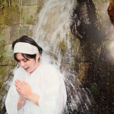 元スポニチ記者。現在はリサーチ・取材・翻訳の株式会社アンサンヒーロー代表。テレビ番組制作、ライターのほか、Webメディア「mimiyori」運営中。