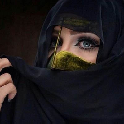 دلعني وخلي العذاري يغارون ....وخلي الحسد ياكل
عيون الصبايا...مزيونه وطحت على قلب مزيون
5/5