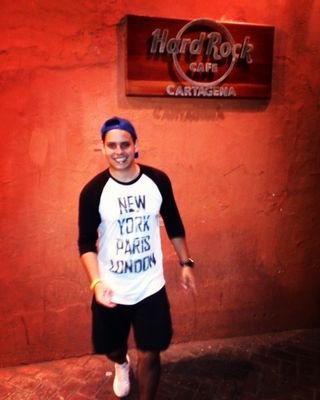 jlcastroman's profile picture. Error 404 not found - 
Instagram: jlcastroman