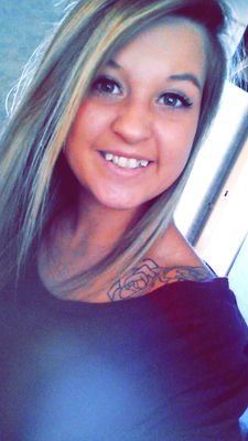 || 19 ||
• Good girl; bad intentions •