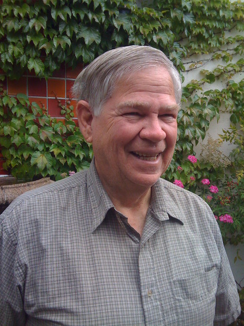 Writer, Inventor
Happy childhood, guitar, rock and roll, jazz, army, college, marriage, engineer, father, widower, retired, back to college, social psychology.