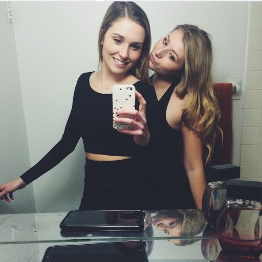 cam_pears's profile picture. 