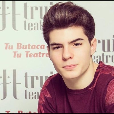 @_jesus_OM: Es imposible separarme ni un minuto de vuestro lado , lo siento , os quiero muchisimo