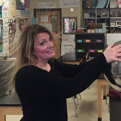 MsLilHil's profile picture. 